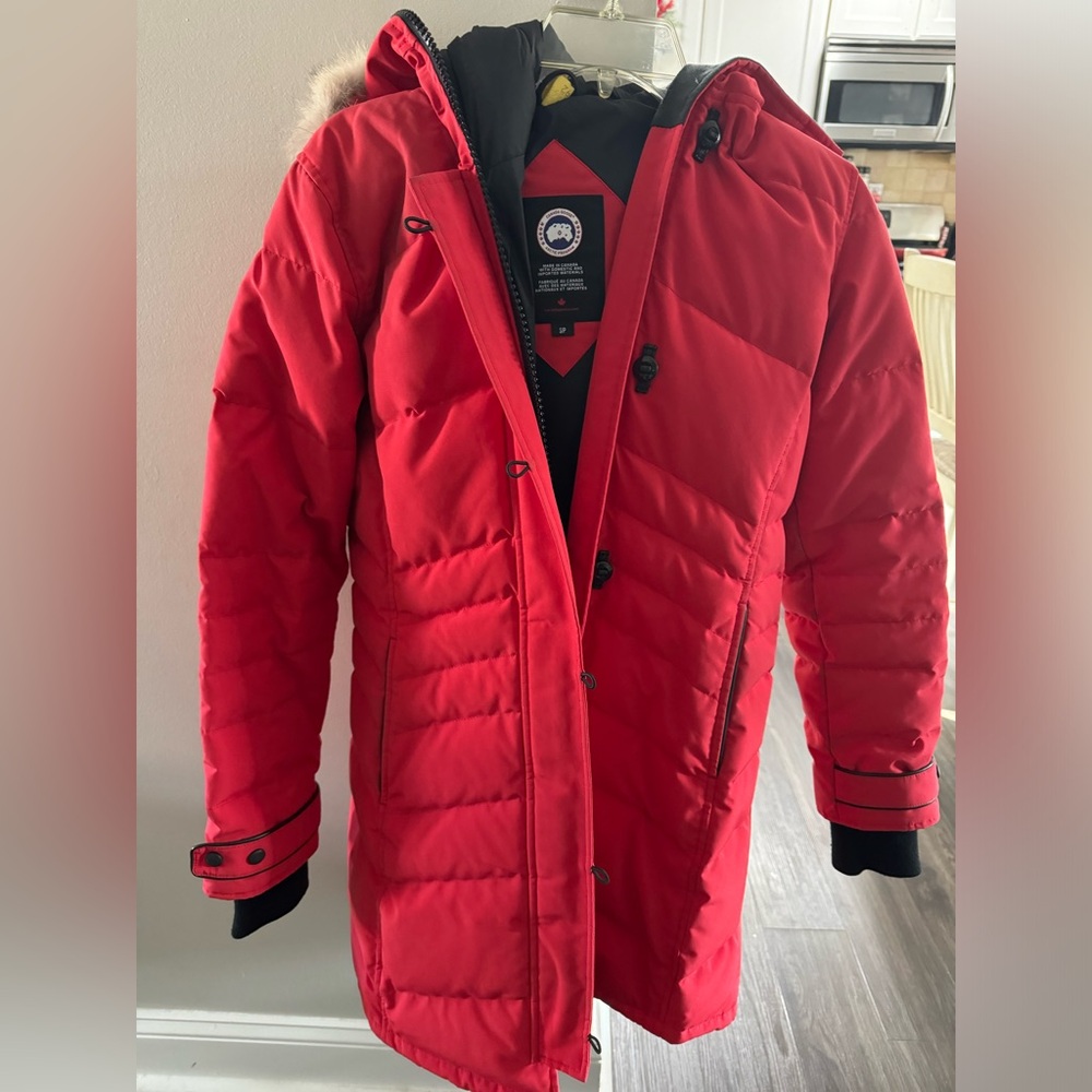 Red Canada Goose Shelburne Parka women’s size small